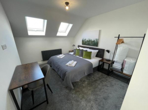 Brand New High Spec House with Parking & Wi-Fi By Home Away From Home